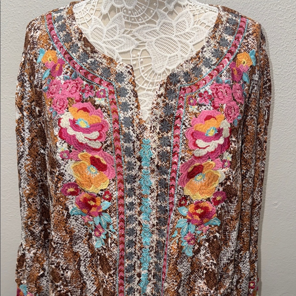 Savanna Jane Floral Embroidered Brown Blouse - Picture 2 of 6